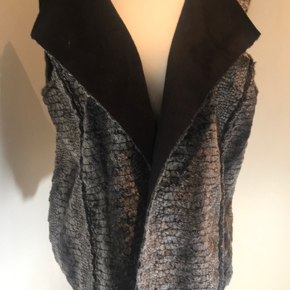“FAUX FUR/SUEDE”  Reversible Ladies Vest . - Picture 10 of 12